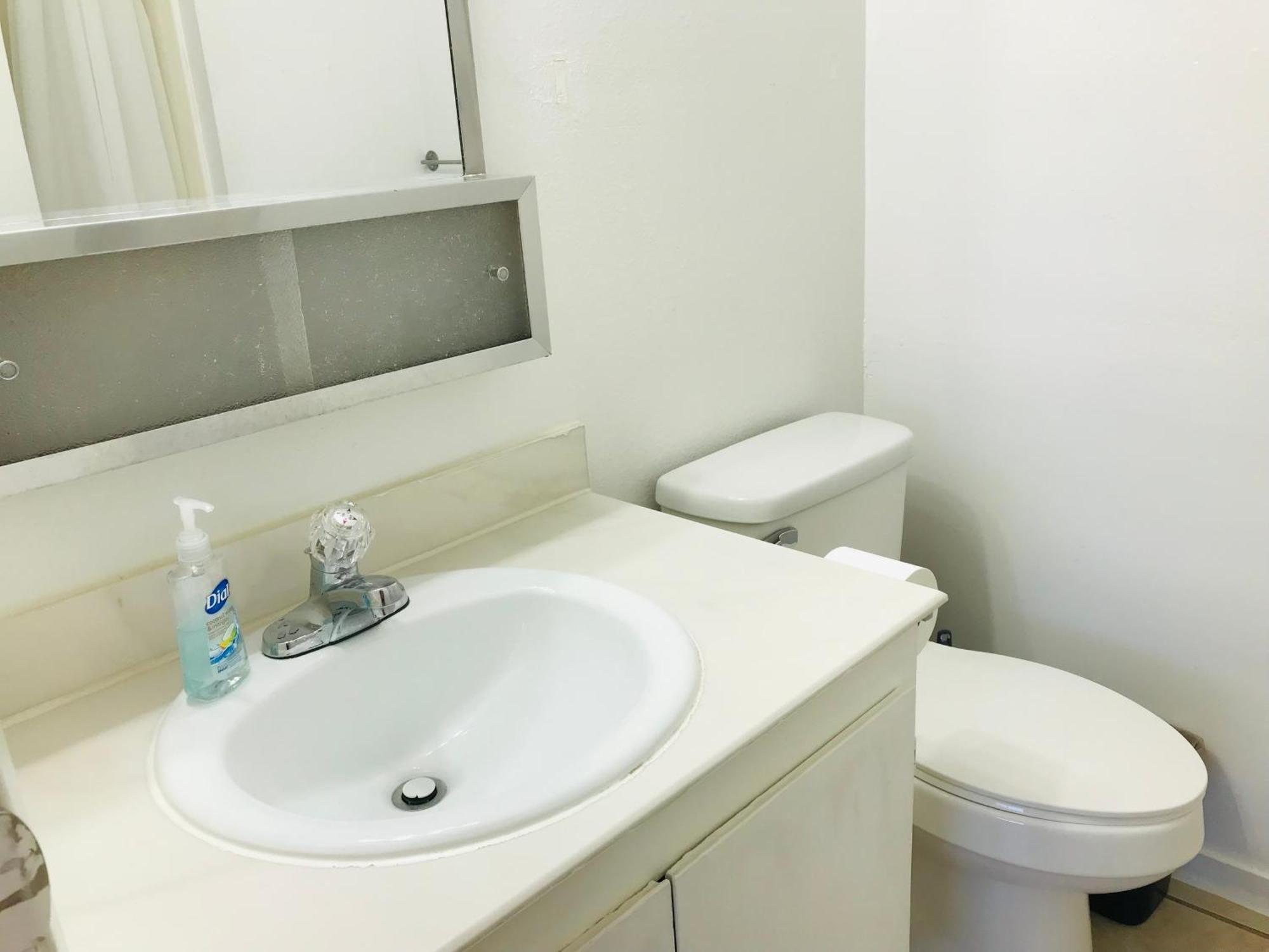 Super 1 Bedroom With Private Bathroom, Shared Kitchen Room -3 Las Vegas Extérieur photo