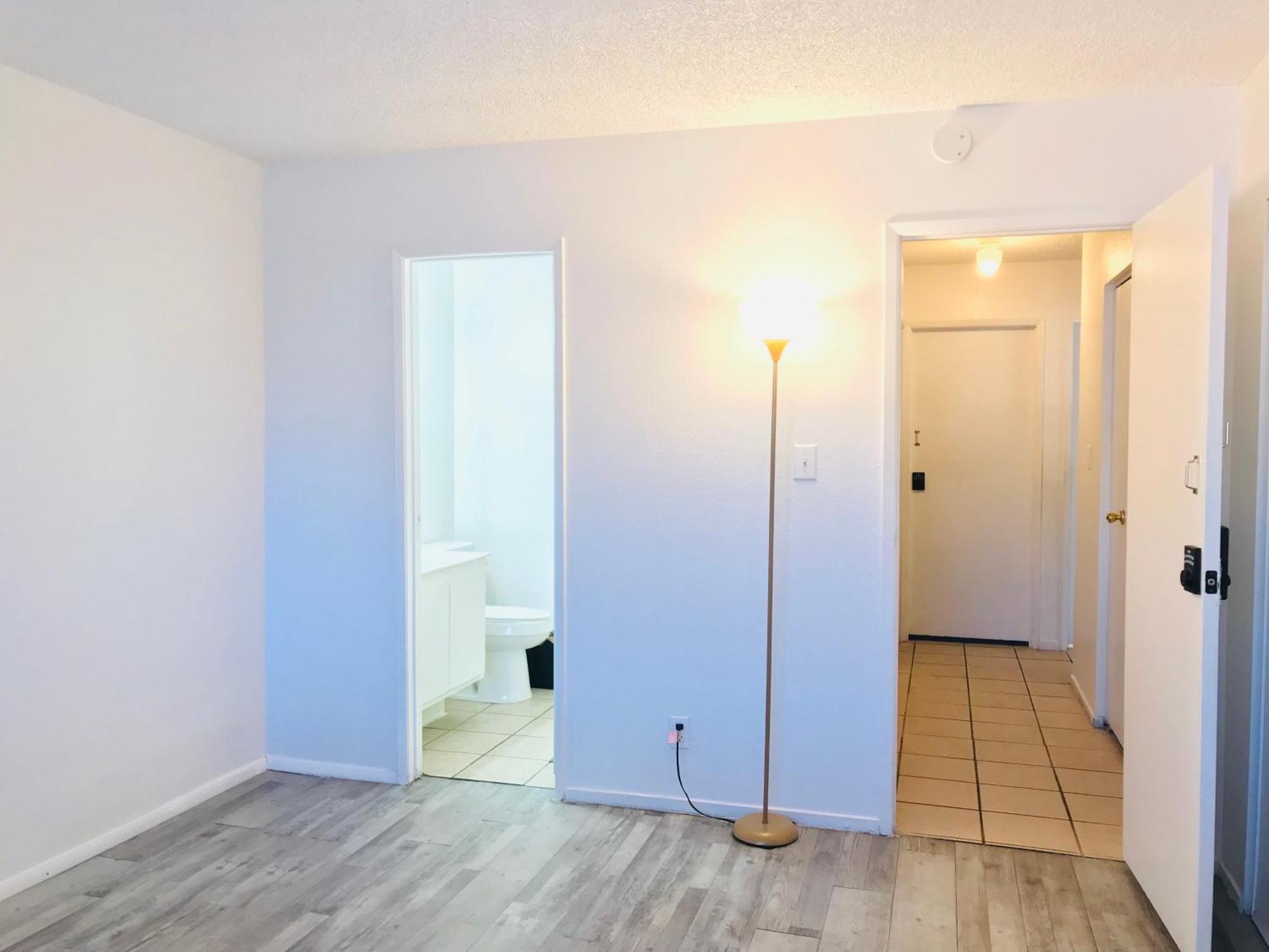 Super 1 Bedroom With Private Bathroom, Shared Kitchen Room -3 Las Vegas Extérieur photo