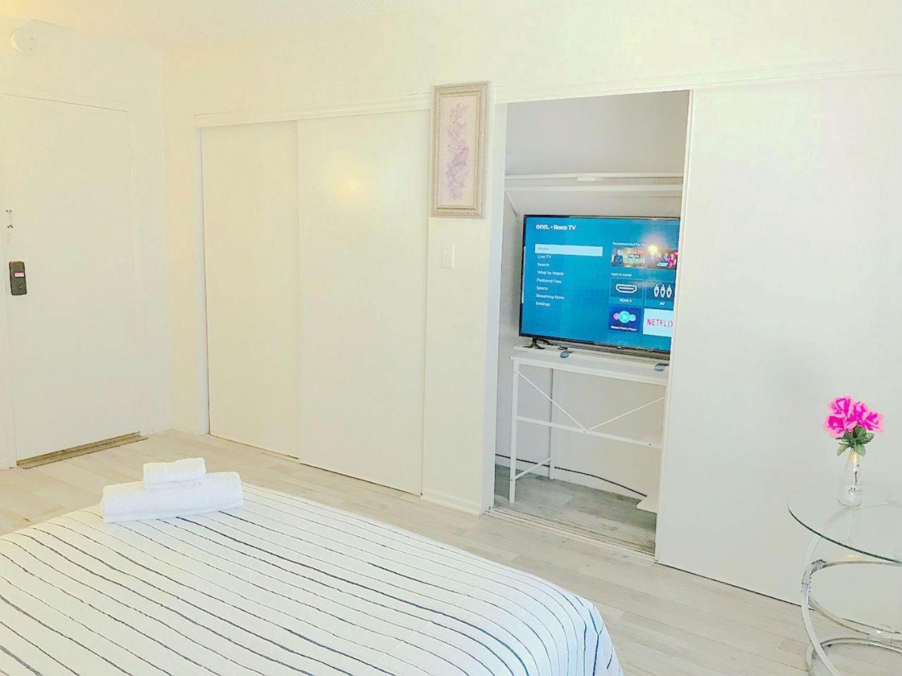 Super 1 Bedroom With Private Bathroom, Shared Kitchen Room -3 Las Vegas Extérieur photo
