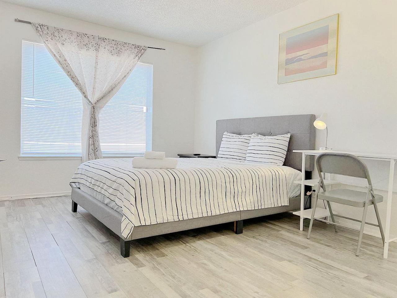 Super 1 Bedroom With Private Bathroom, Shared Kitchen Room -3 Las Vegas Extérieur photo